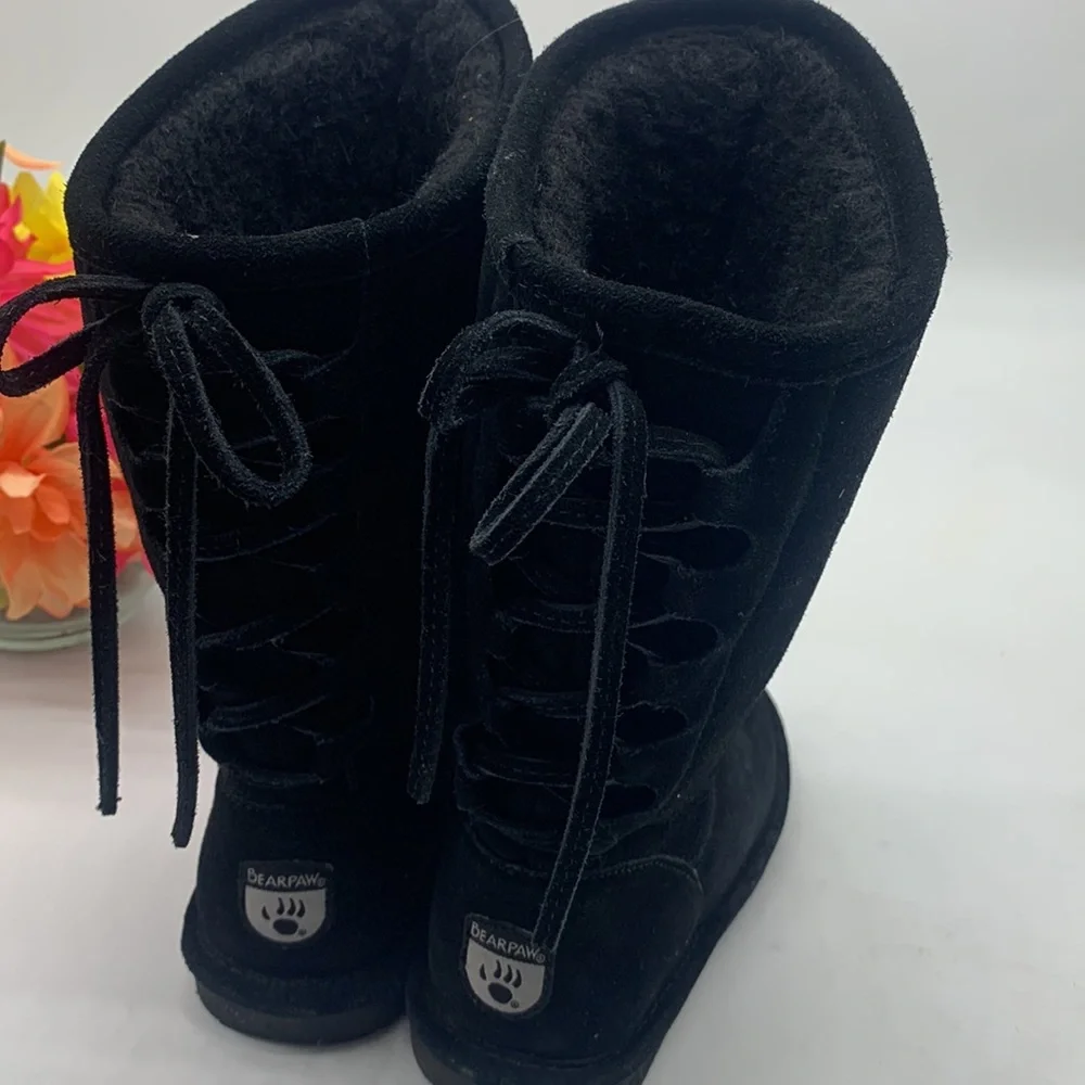Bearpaw Girls Black Suede Shin High Winter Boots Lace Up Back Size 1. WRB3935H